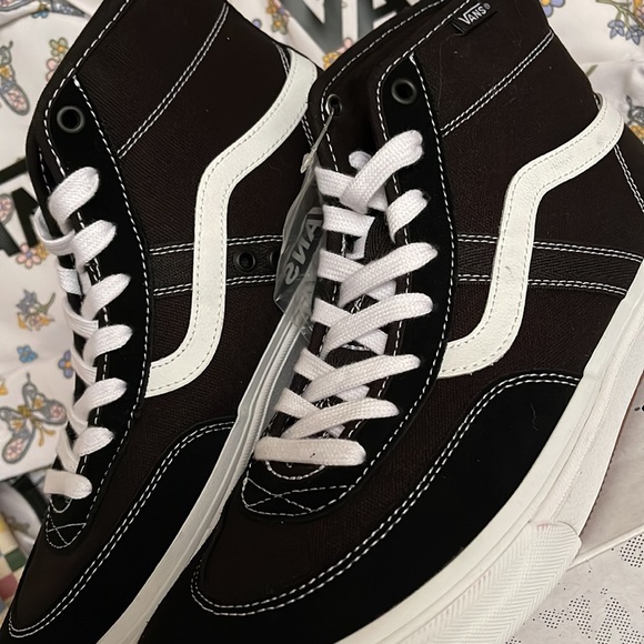Vans Men’s Crockett High
Black/White
VN0A5JIGY28
Sneakers - Picture 10 of 16